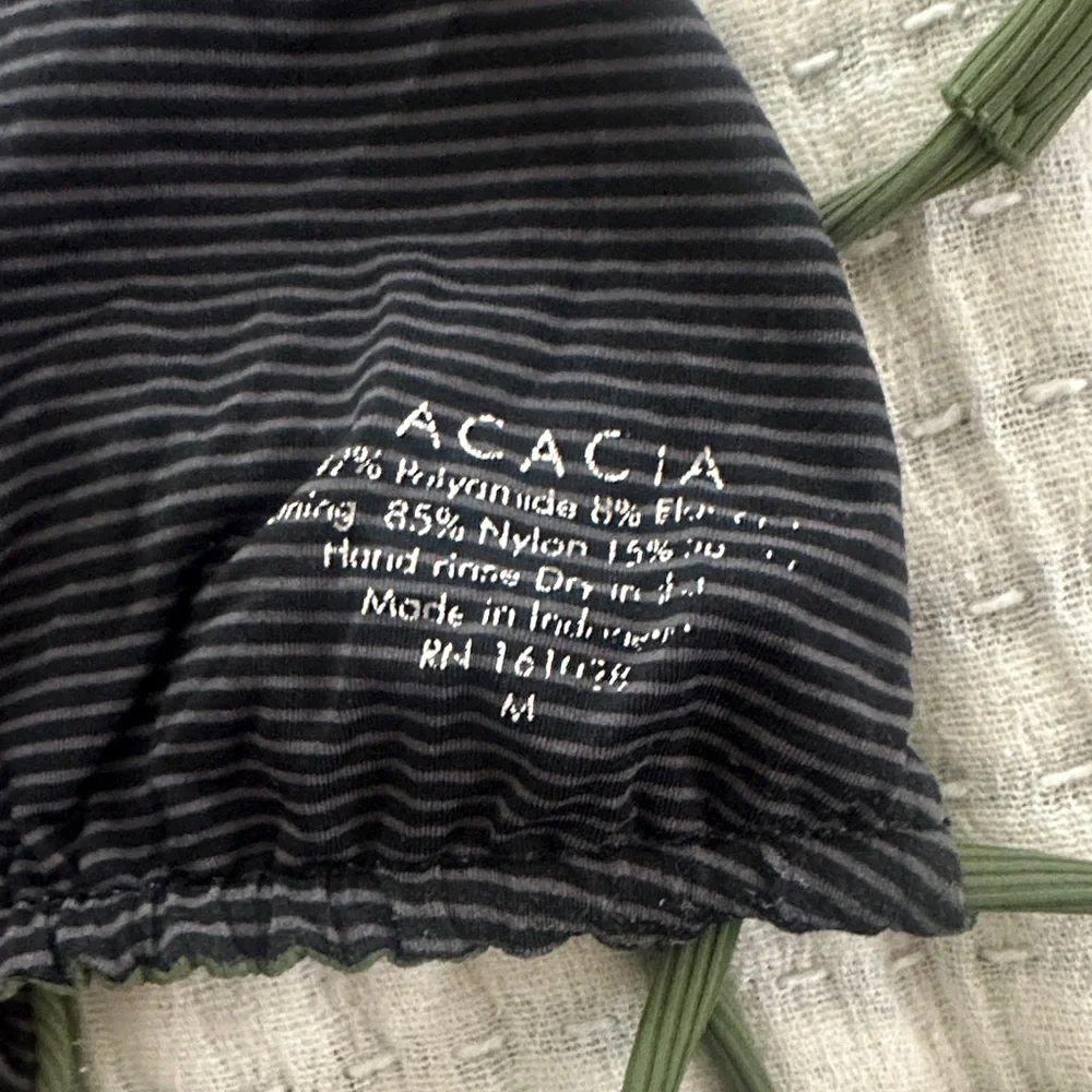 Acacia Swimwear Green HumuHumu Triangle String Bikini Top - Picture 2 of 2